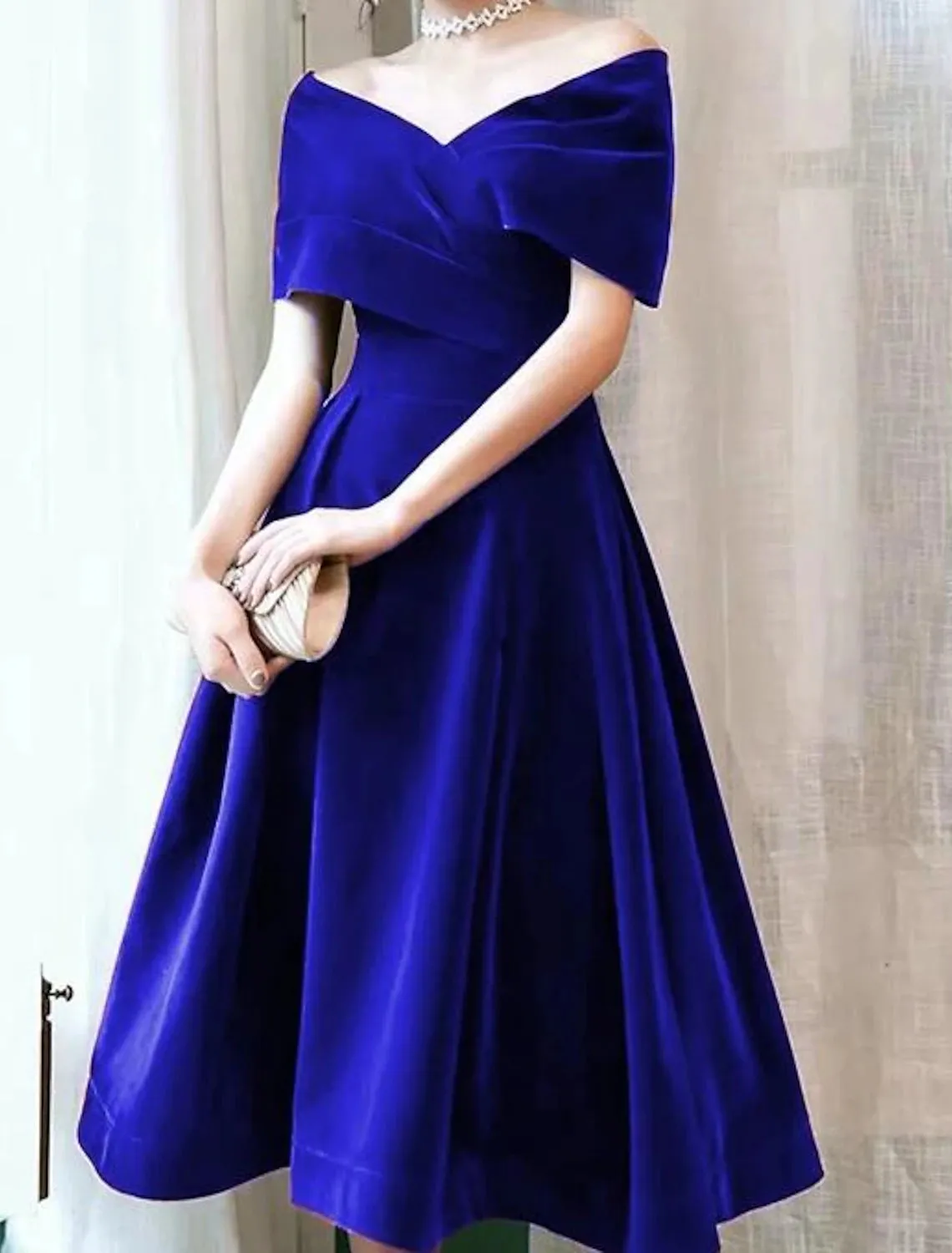 A-Line Cocktail Black Dress 1950s Dress Fall Wedding Guest Dress Knee Length Short Sleeve Off Shoulder Velvet with Pleats Pure Color