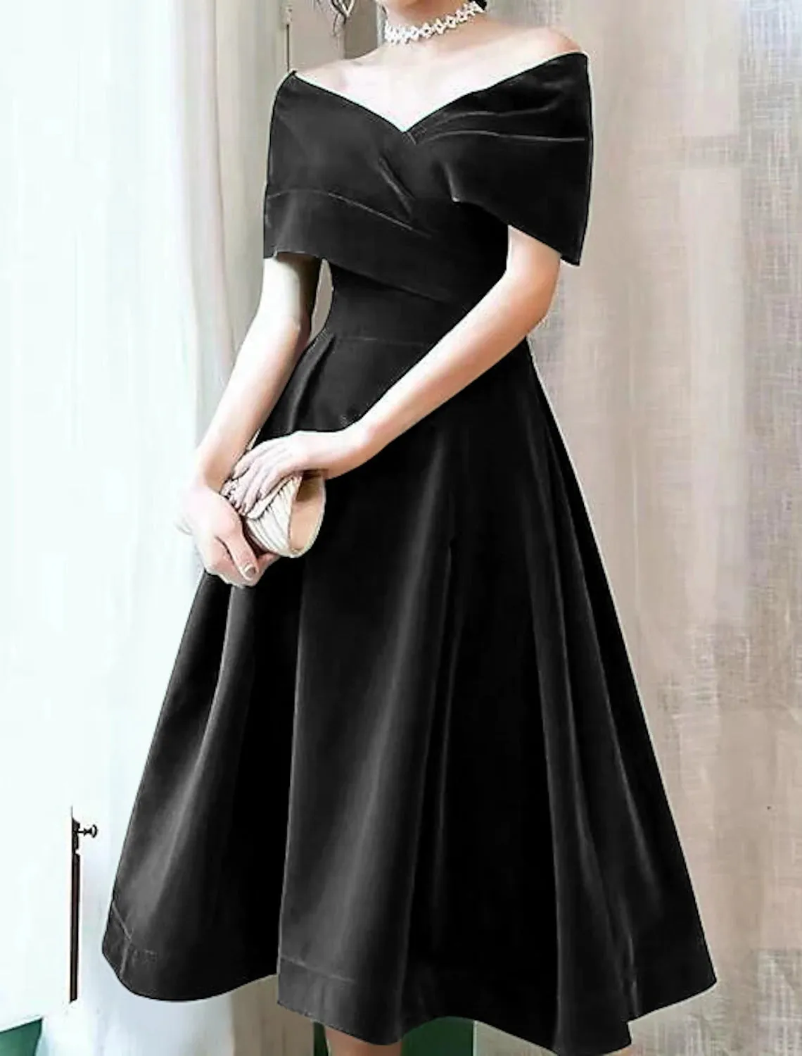 A-Line Cocktail Black Dress 1950s Dress Fall Wedding Guest Dress Knee Length Short Sleeve Off Shoulder Velvet with Pleats Pure Color