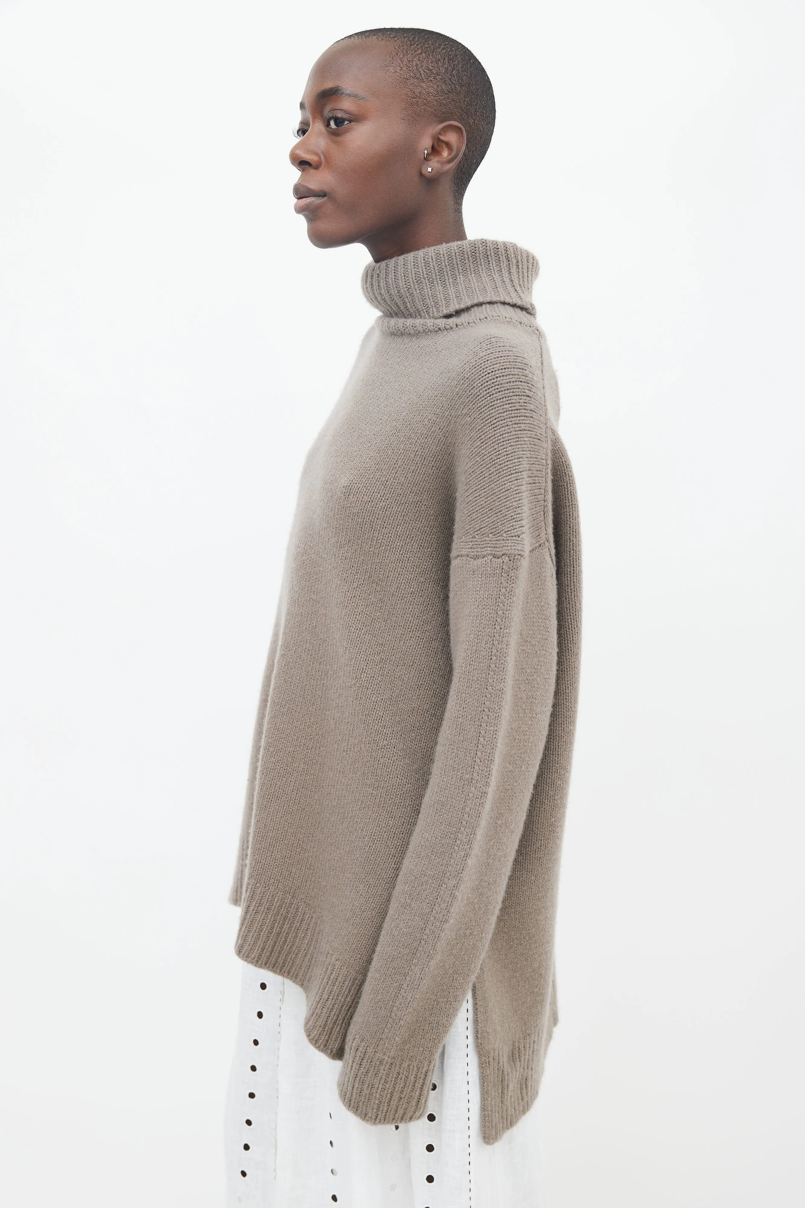 Grey Cashmere Knit Turtleneck Sweater