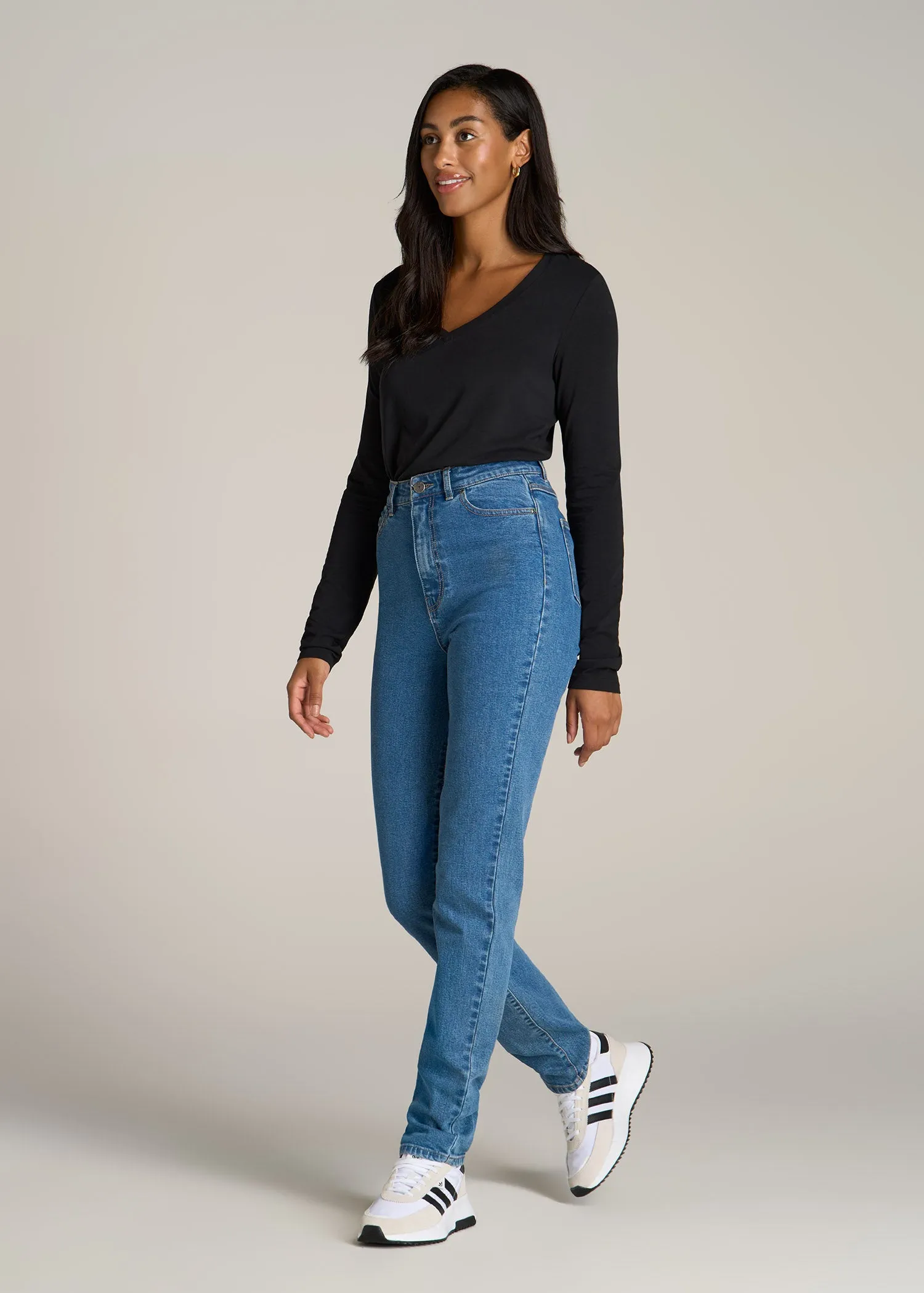 Long Sleeve Scoop V-Neck Tee Shirt for Tall Women in Black