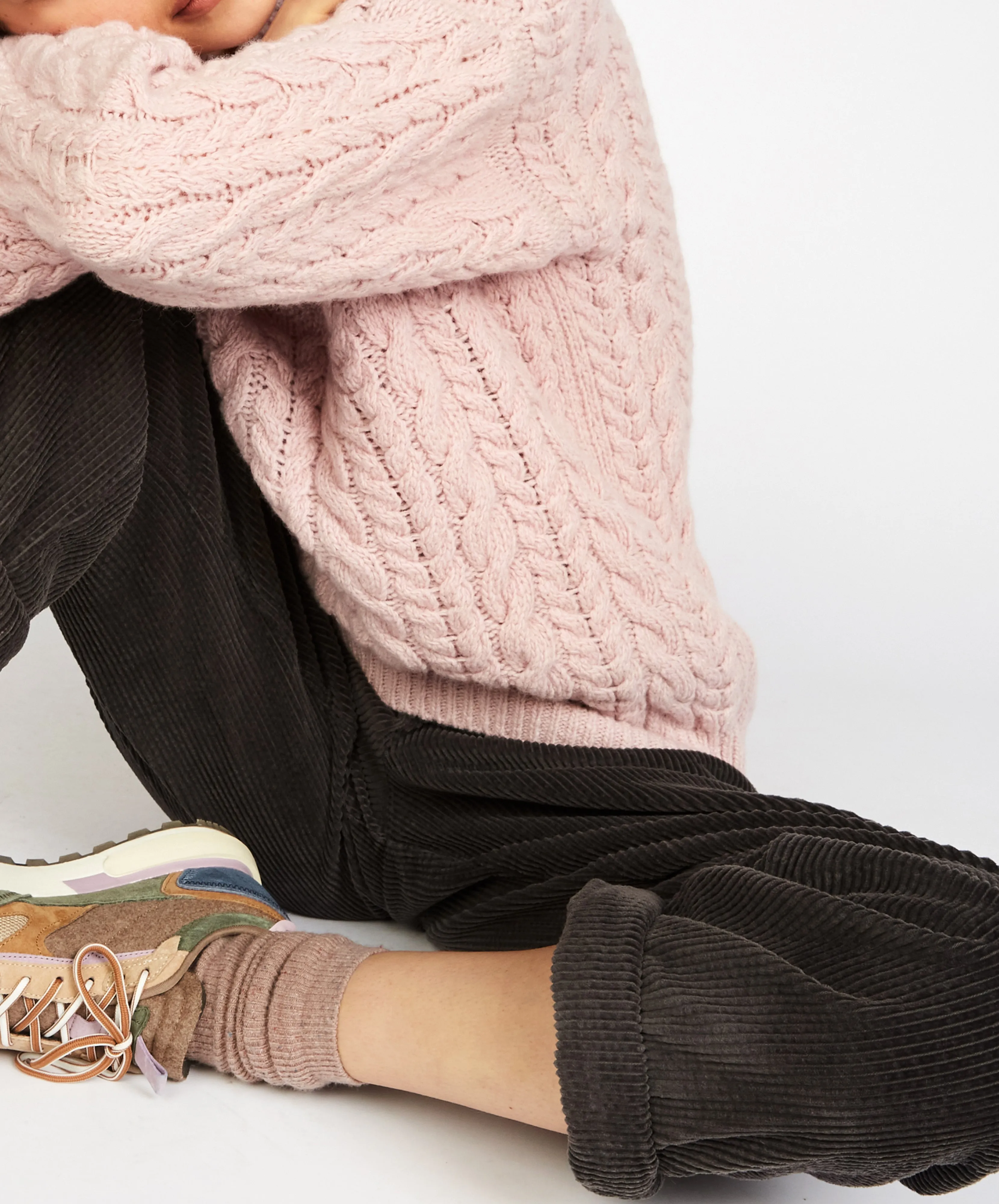 Mill Lane Cable V-neck Sweater Pink Mist